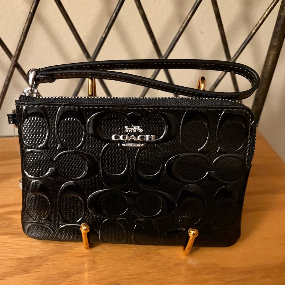 Coach Corner Zip Wristlet NWT
